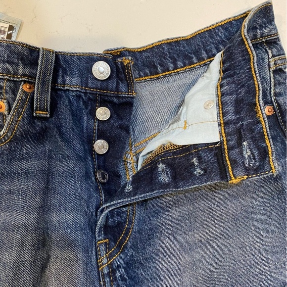 Levi’s 501 NEW denim cutoff shorts size 26, dark wash distressed grunge look - Picture 3 of 7